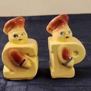 Vintage Shawnee Ceramic‎ S & P Letters Salt and Pepper Shakers